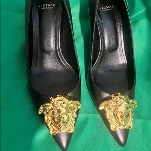Versace medusa pump size EU39/US9